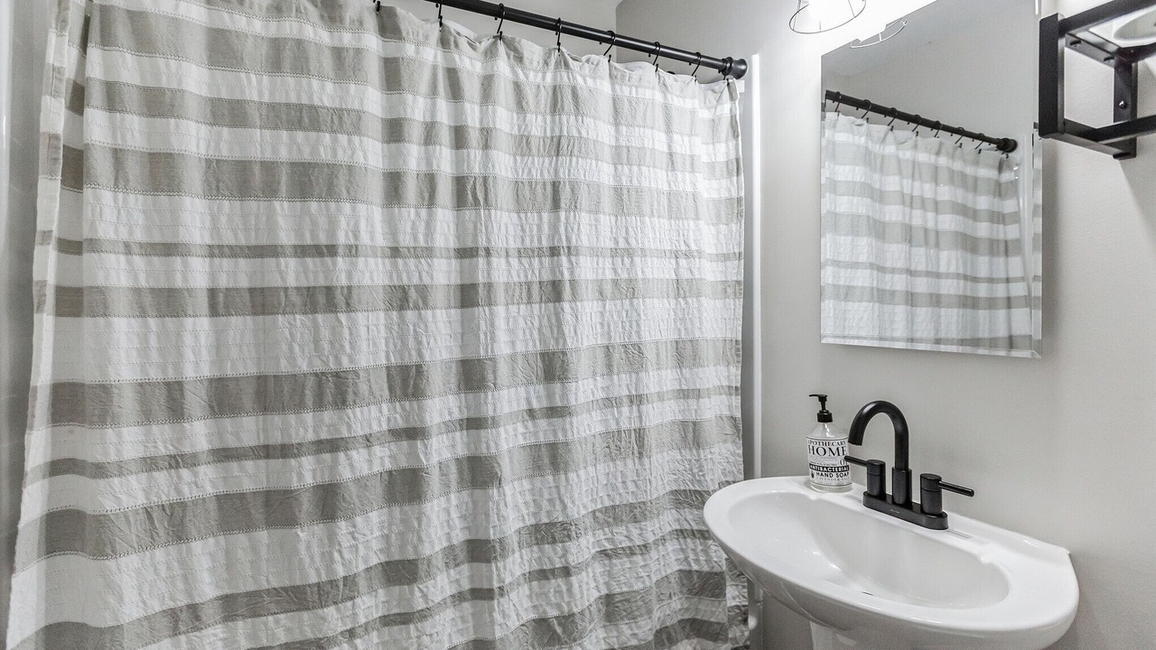 Photo of Bathroom in Newark