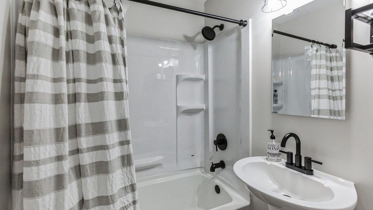 Photo of Bathroom in Newark