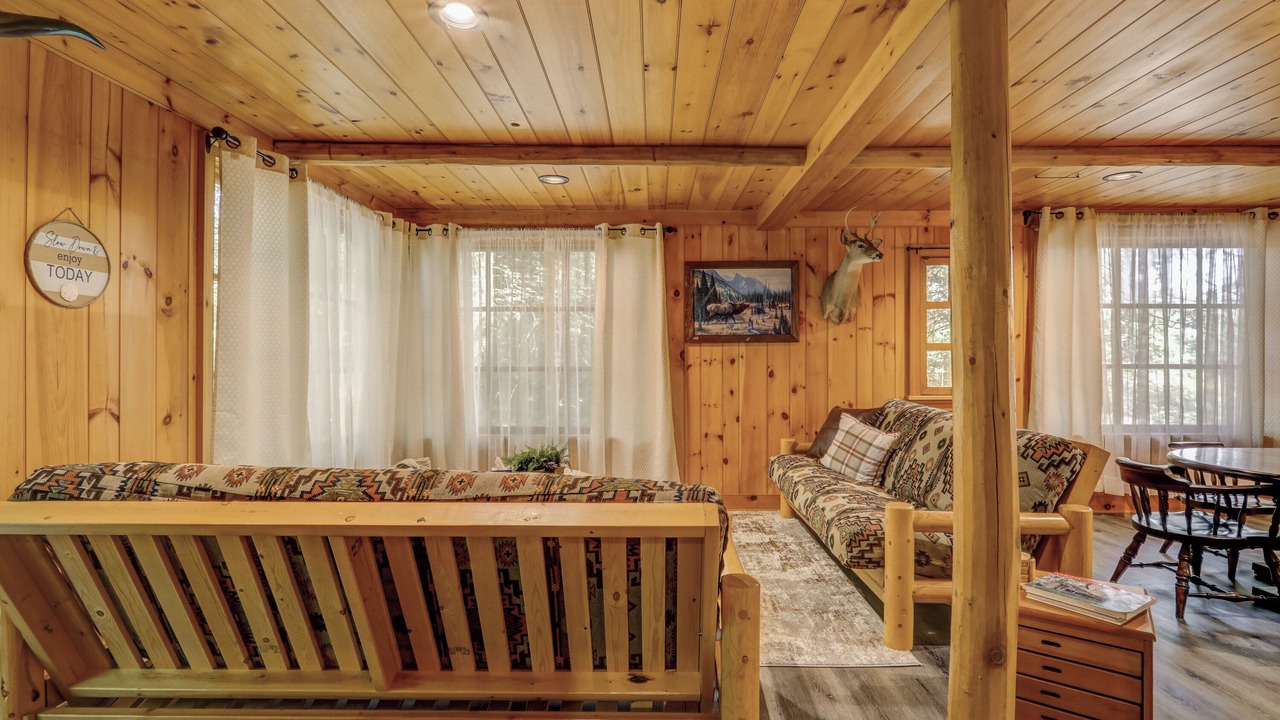 Photo of Livingroom in Laurelton