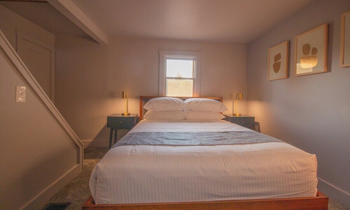 Photo of Bedroom in Beach Lake