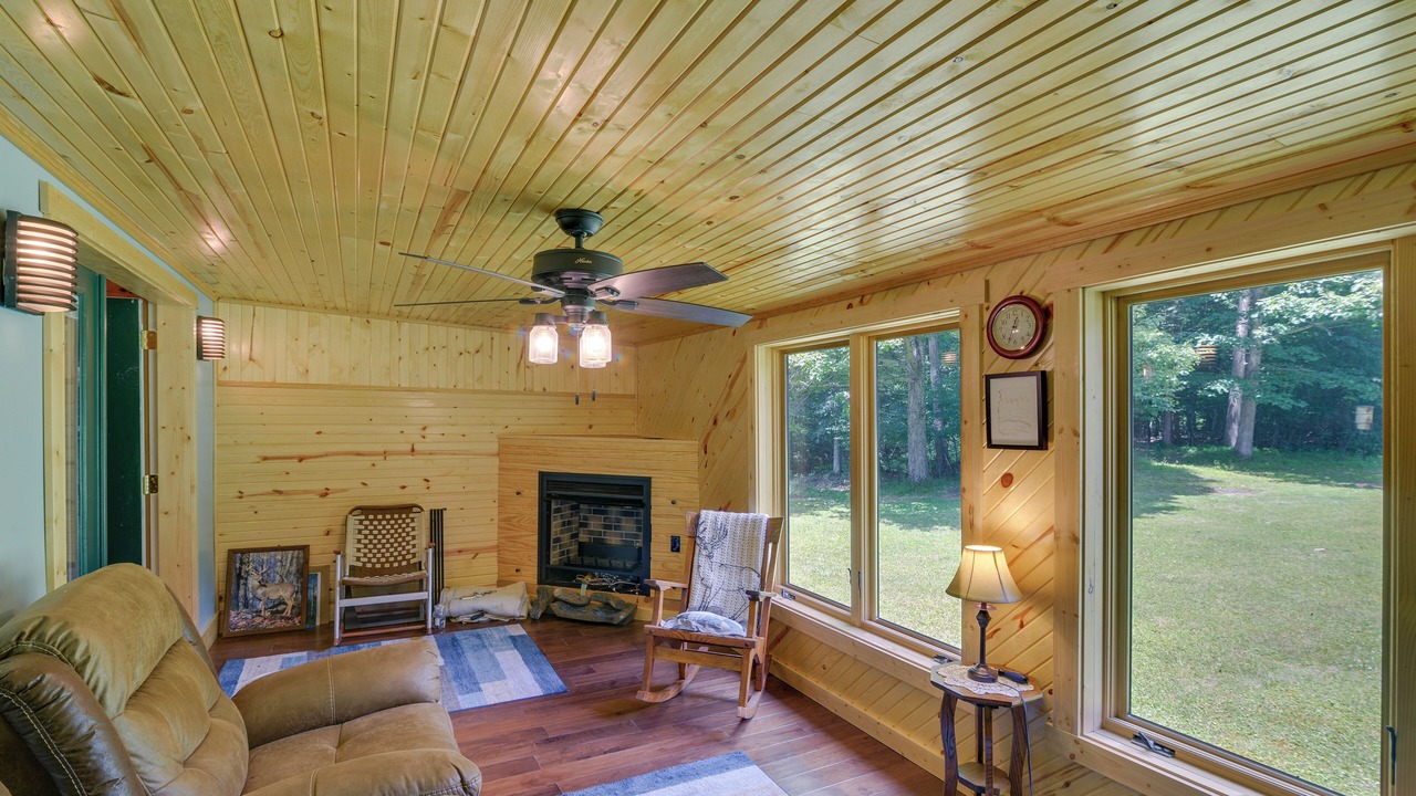 Photo of Livingroom in Dailey