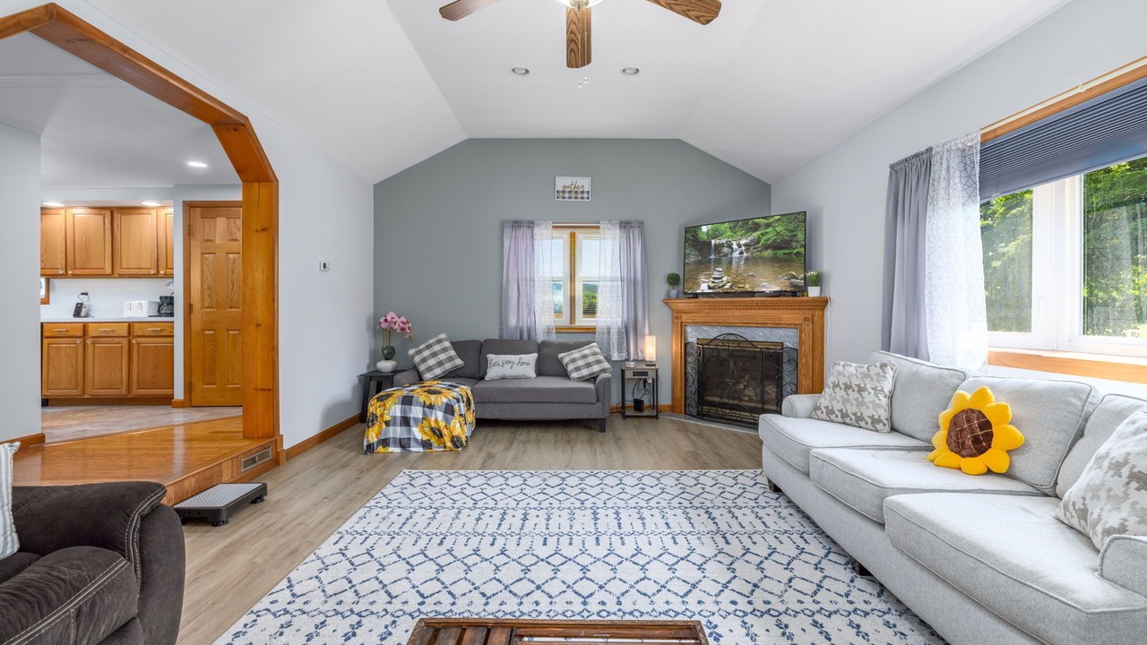 Photo of Livingroom in Catawissa