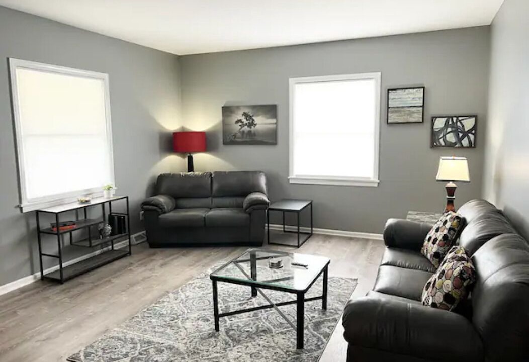 Photo of Livingroom in Cuyahoga Falls