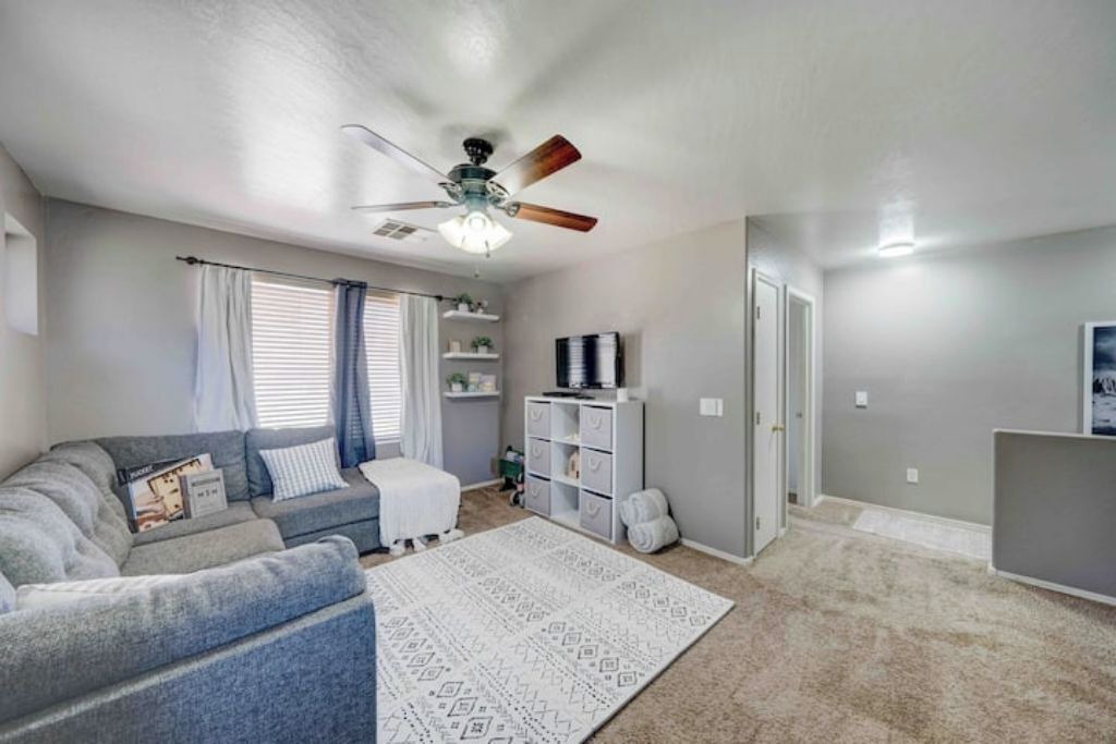 Photo of Livingroom in East Mesa