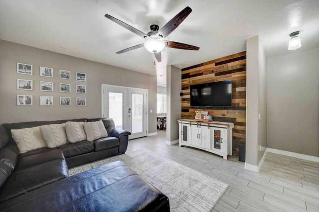 Photo of Livingroom in East Mesa