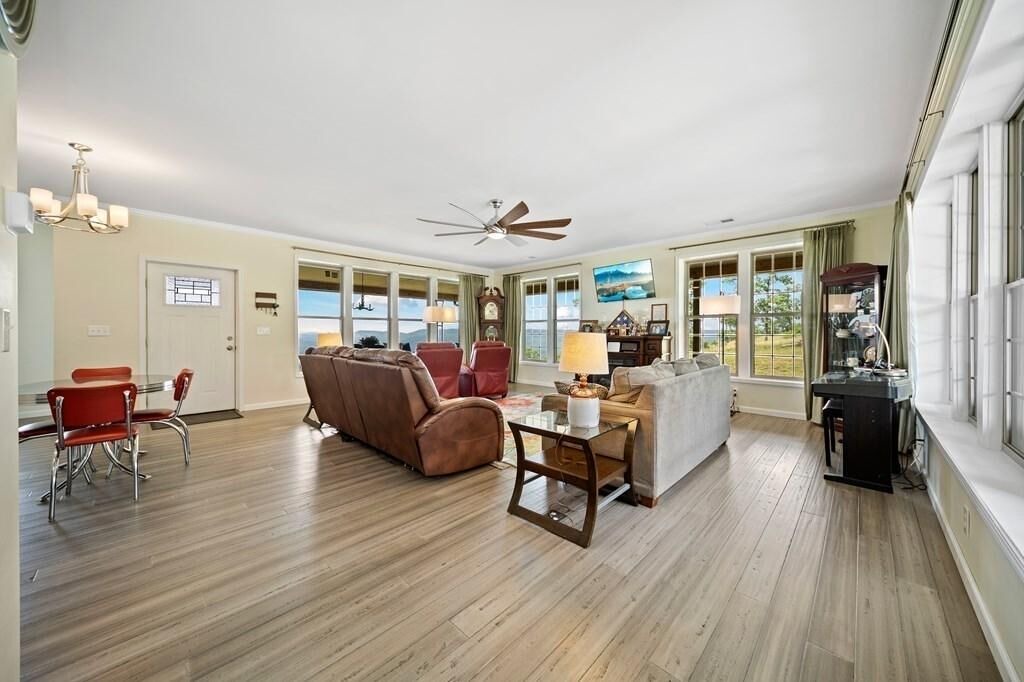Photo of Livingroom in Crawford