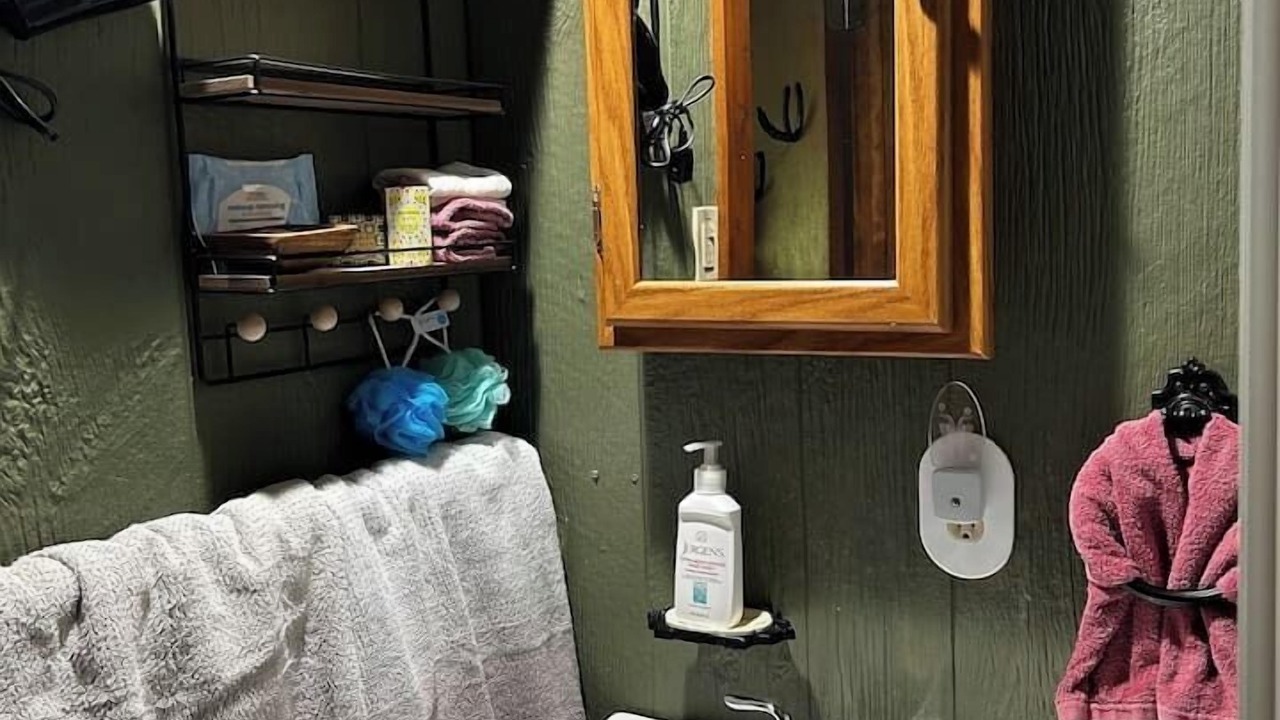 Photo of Bathroom in Hadley