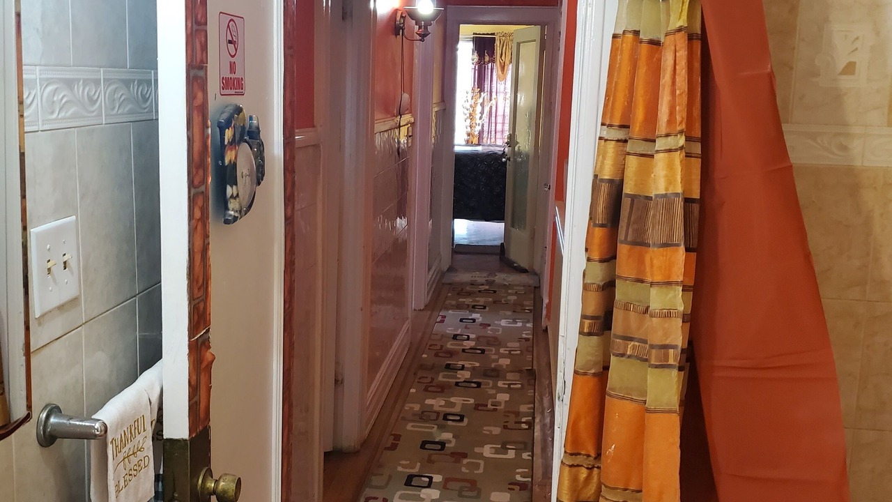 Photo of Bathroom in Flatlands