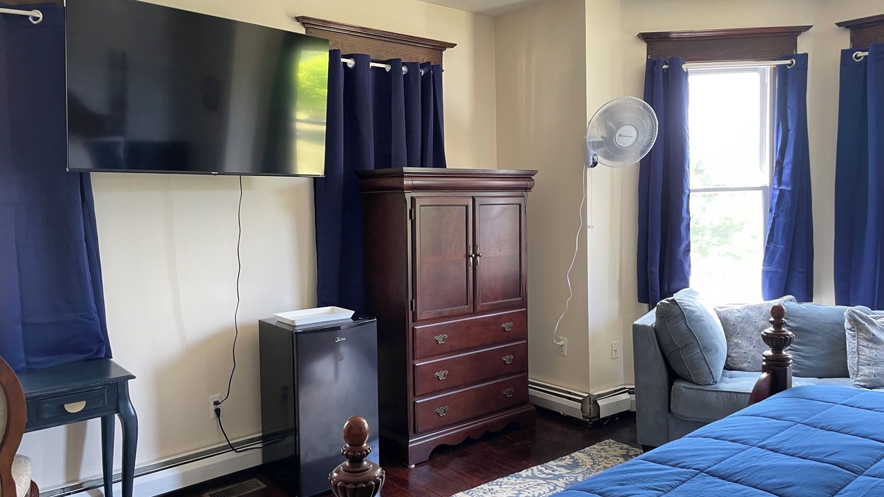 Photo of Bedroom in West Creek