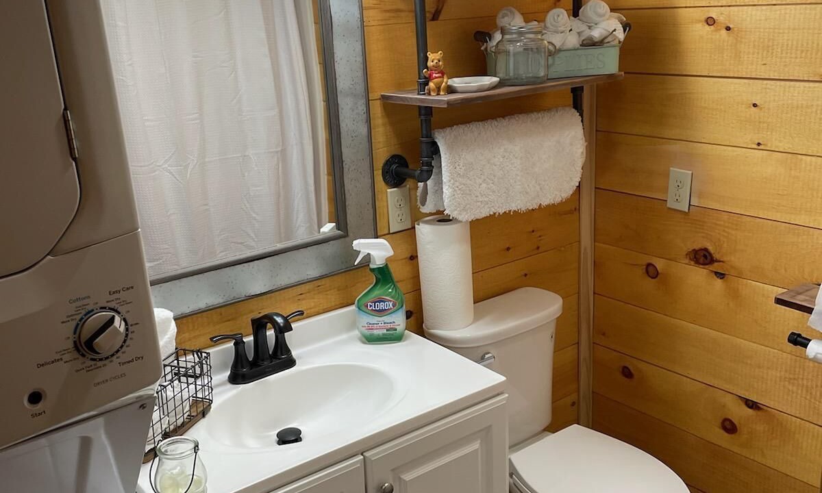 Photo of Bathroom in Helenwood