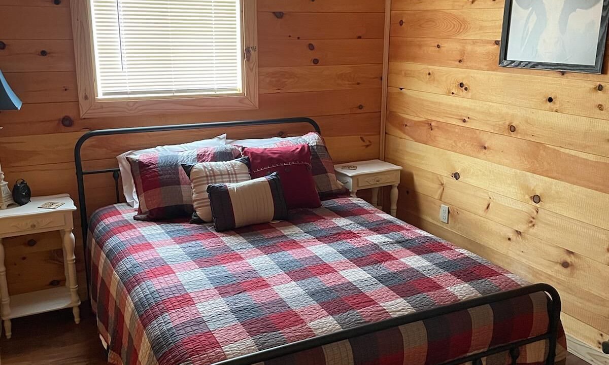 Photo of Bedroom in Helenwood