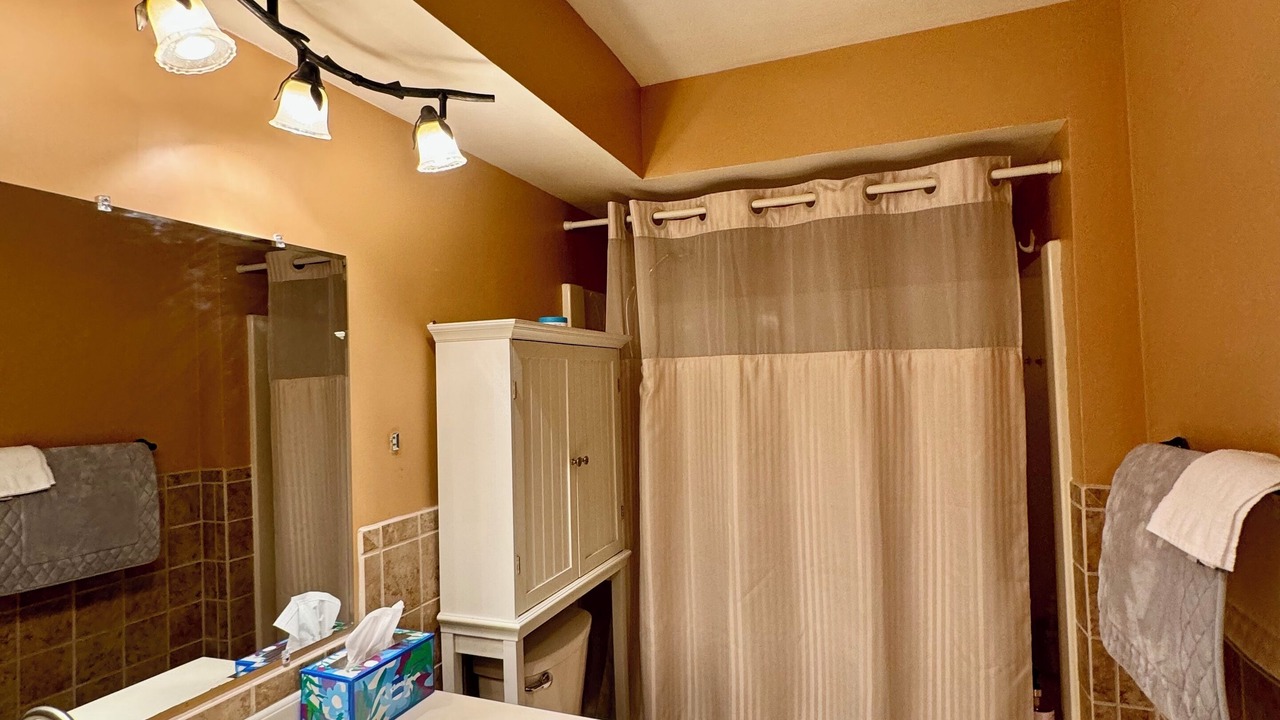 Photo of Bathroom in North Lima