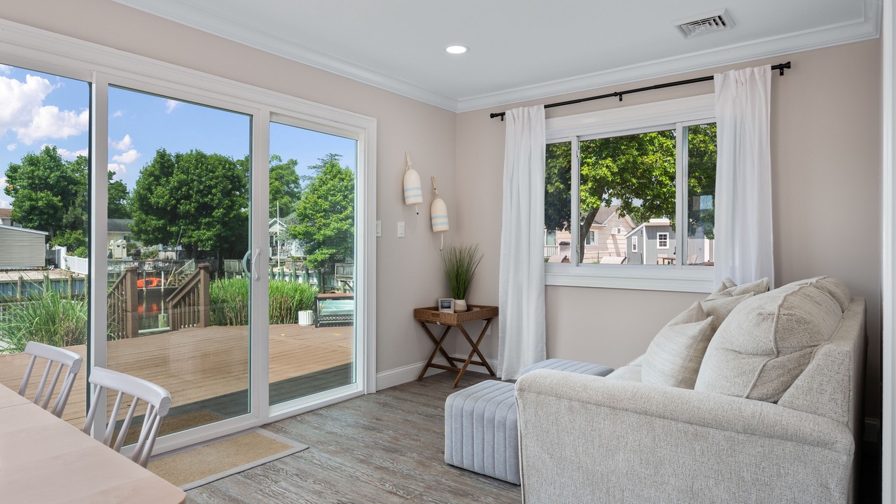 Photo of Livingroom in Beach Haven West
