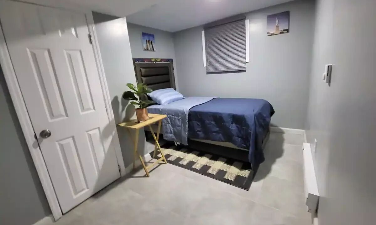 Photo of Bedroom in Weequahic