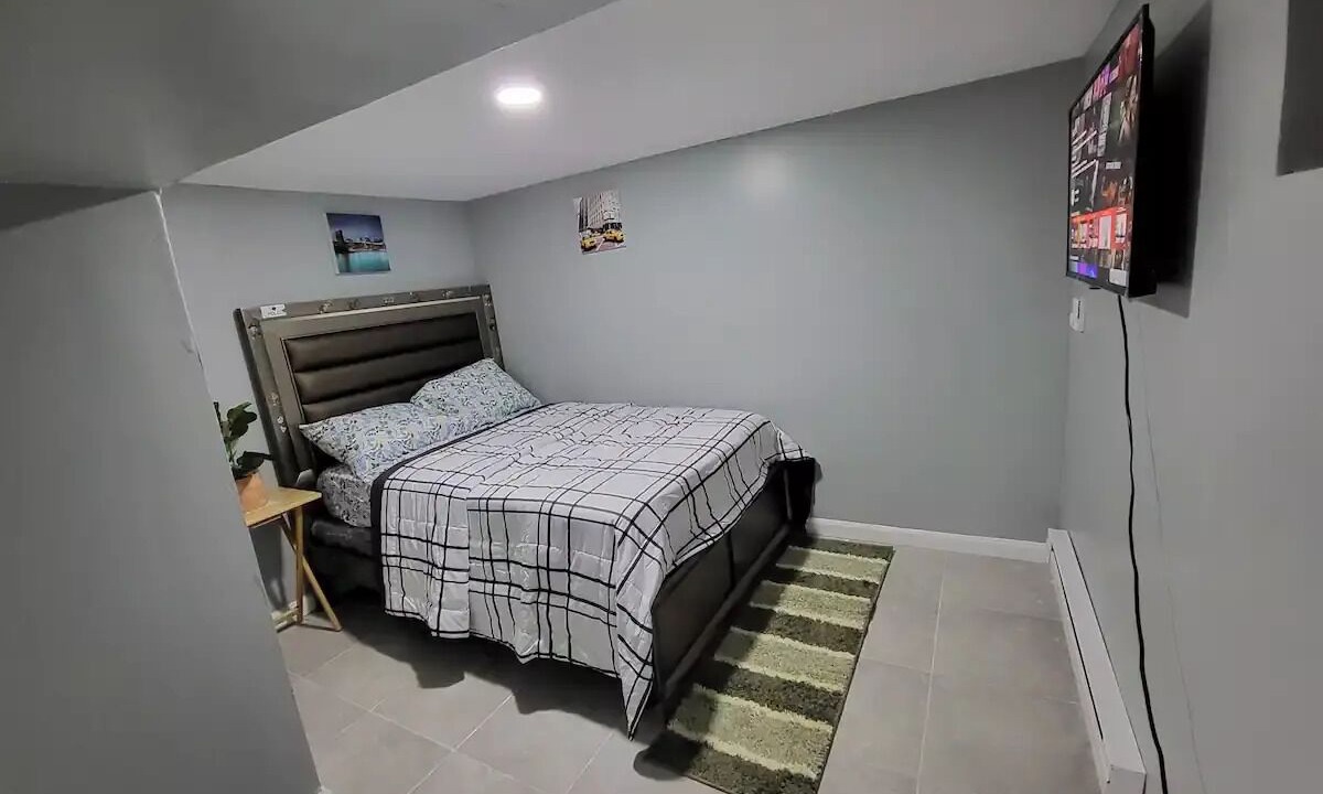 Photo of Bedroom in Weequahic