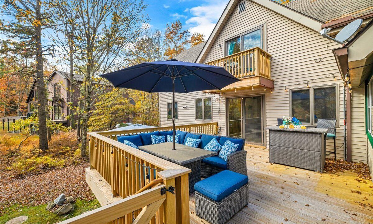 Photo of Patio Balcony in Long Pond