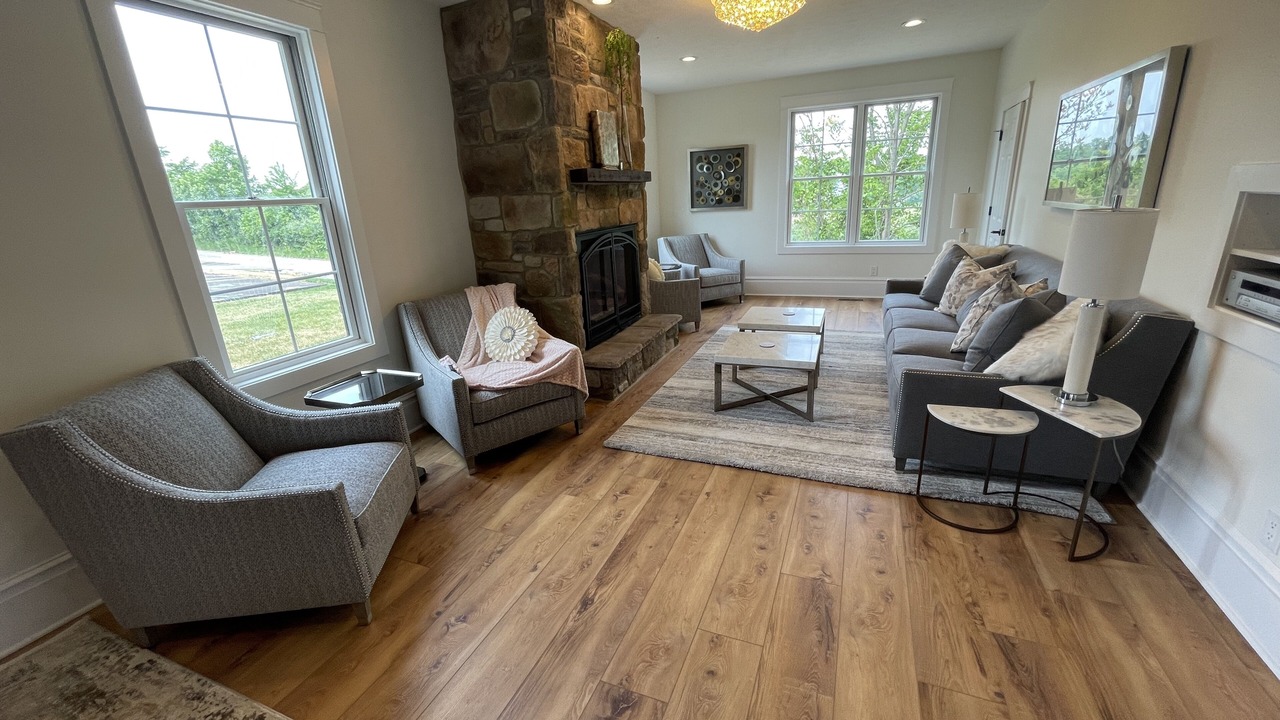 Photo of Livingroom in Lake Lynn