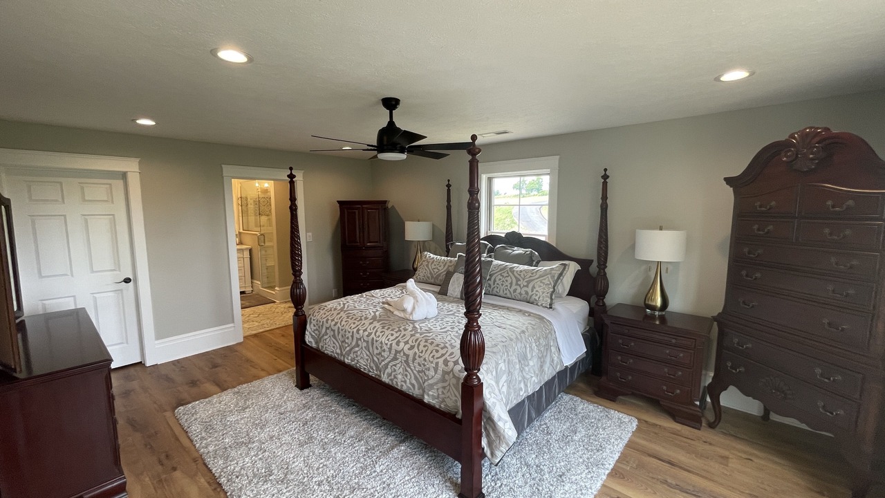 Photo of Bedroom in Lake Lynn