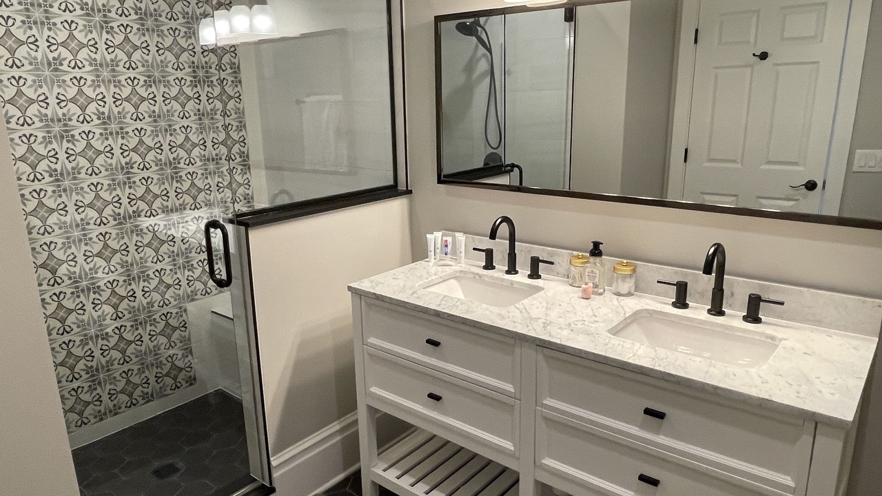 Photo of Bathroom in Lake Lynn
