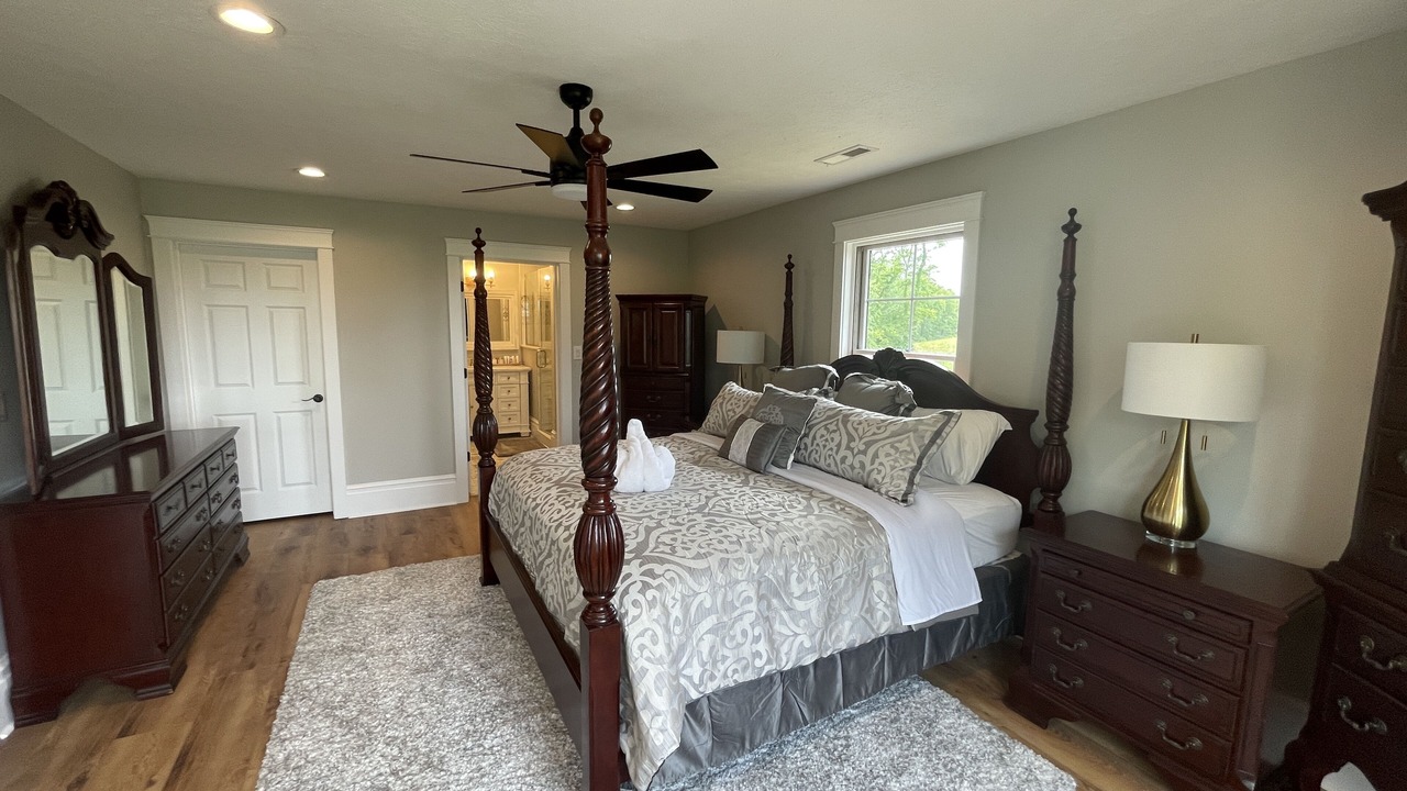Photo of Bedroom in Lake Lynn