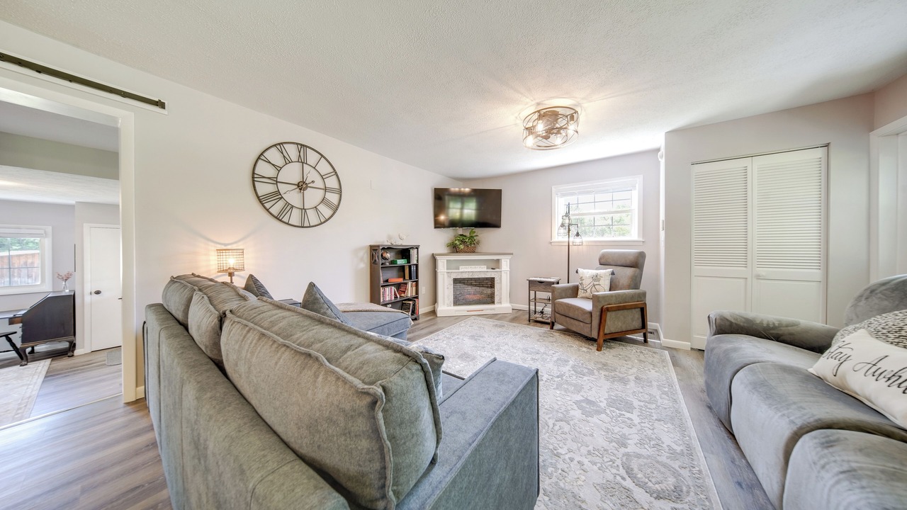 Photo of Livingroom in Centerville