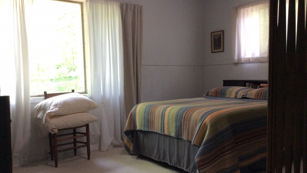 Photo of Bedroom in Willoughby Hills