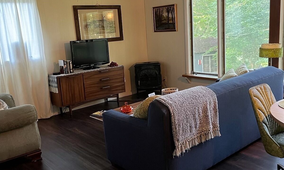 Photo of Livingroom in Willoughby Hills