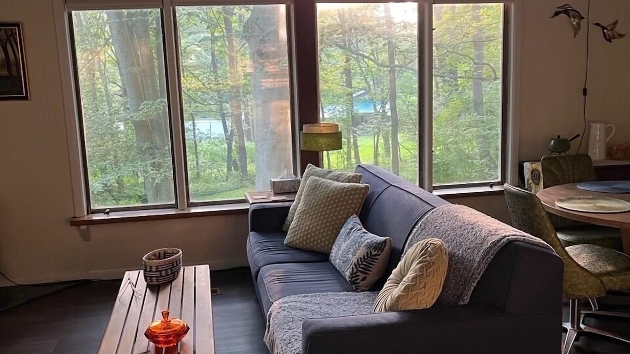 Photo of Livingroom in Willoughby Hills
