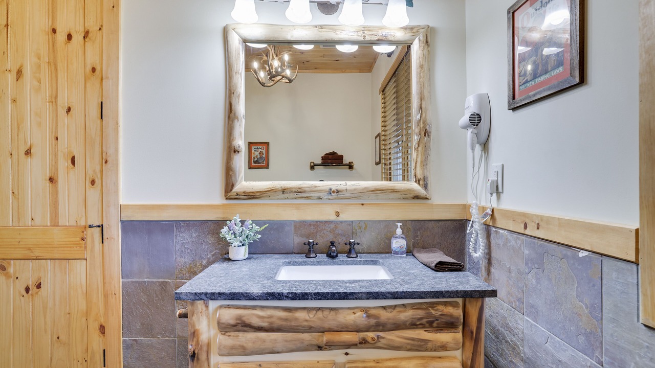 Photo of Bathroom in Tannersville