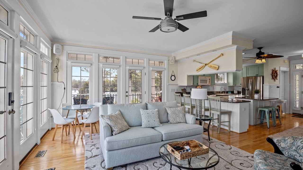 Photo of Livingroom in Merritt