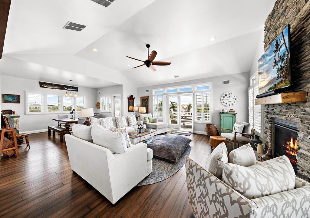 Photo of Livingroom in North Beach
