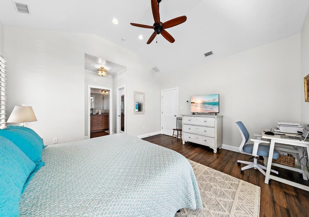 Photo of Bedroom in North Beach