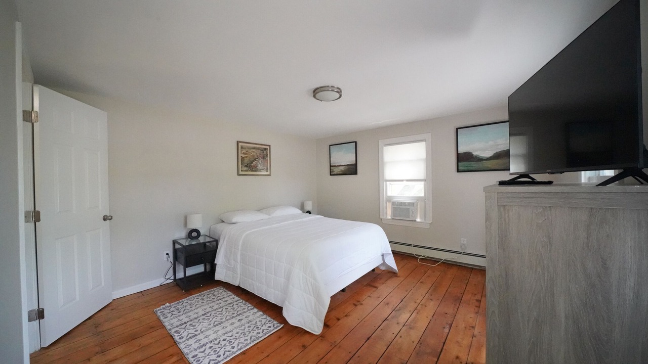 Photo of Bedroom in Saugerties