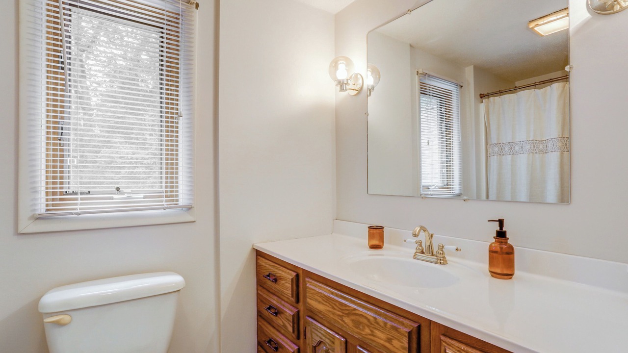 Photo of Bathroom in Willow Street