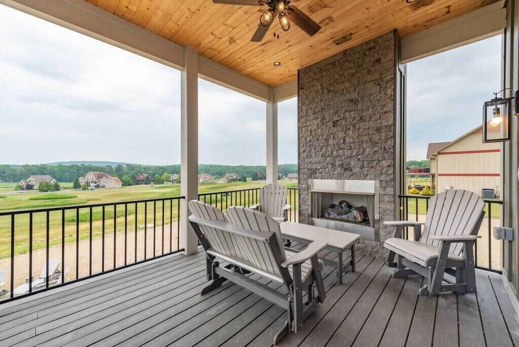 Photo of Livingroom in Waterfront Greens