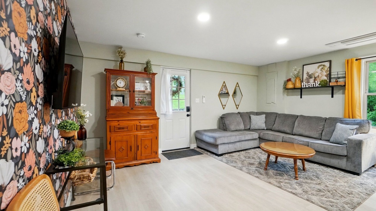 Photo of Livingroom in Milford