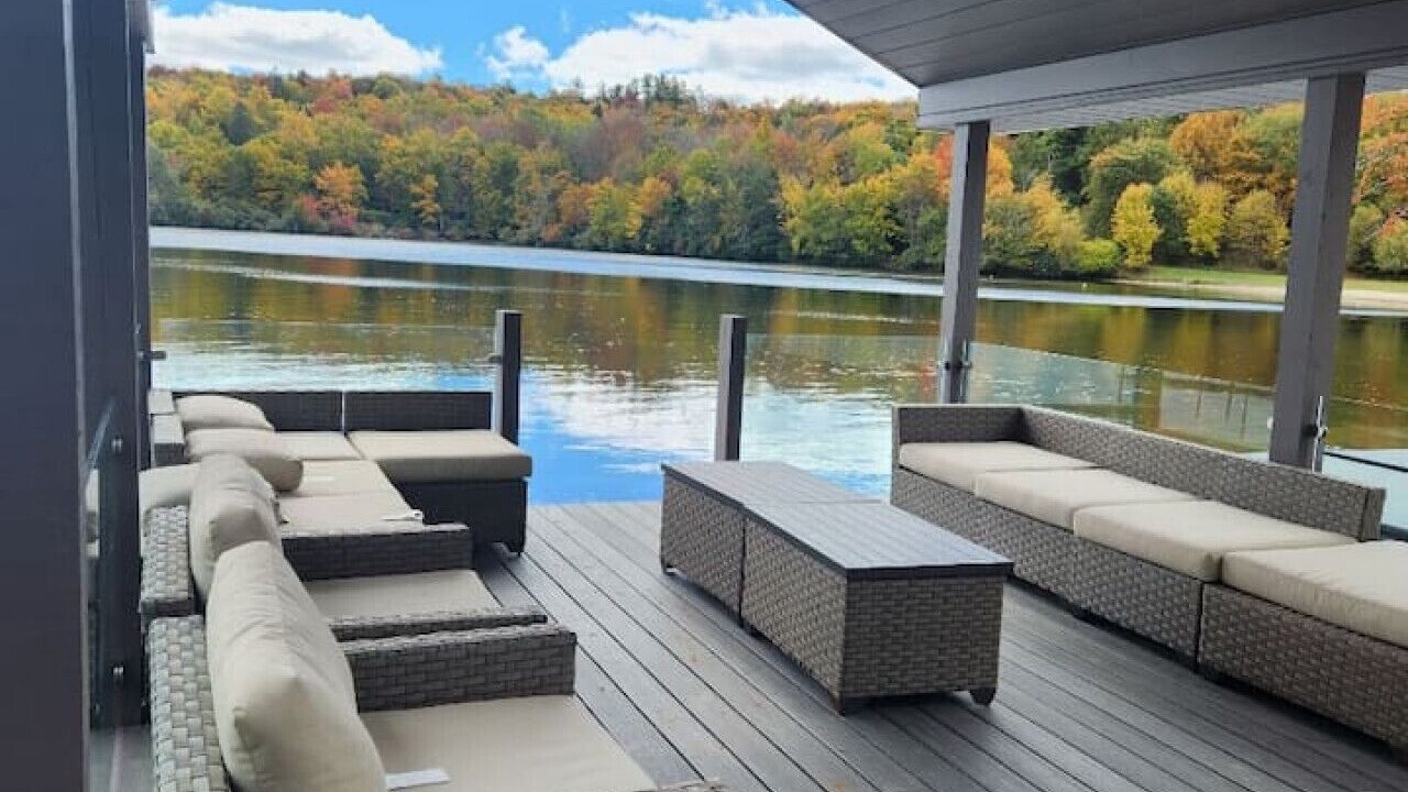 Photo of Patio Balcony in Kauneonga Lake