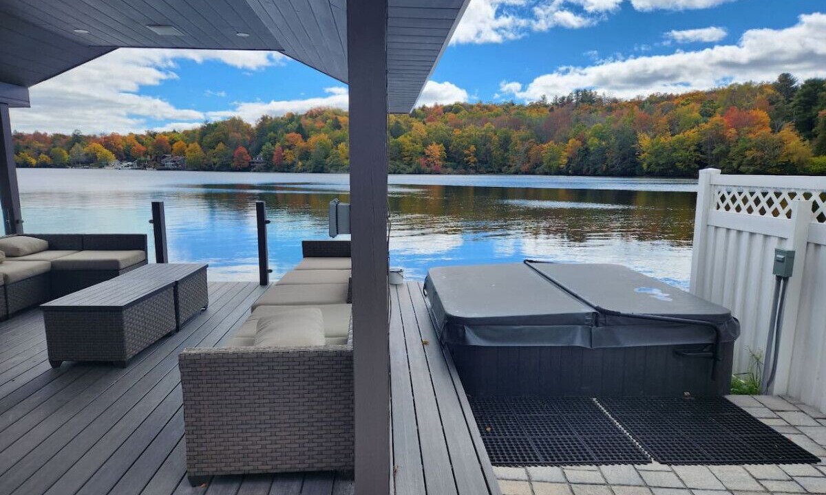 Photo of Patio Balcony in Kauneonga Lake