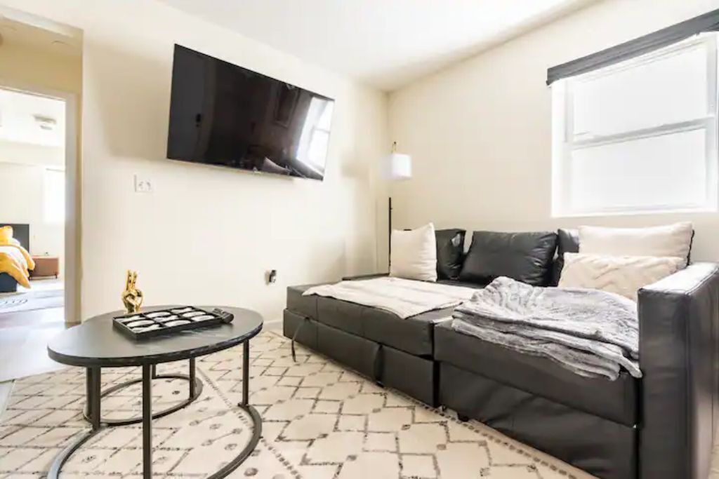 Photo of Livingroom in Elizabeth