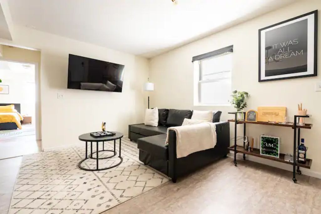 Photo of Livingroom in Elizabeth
