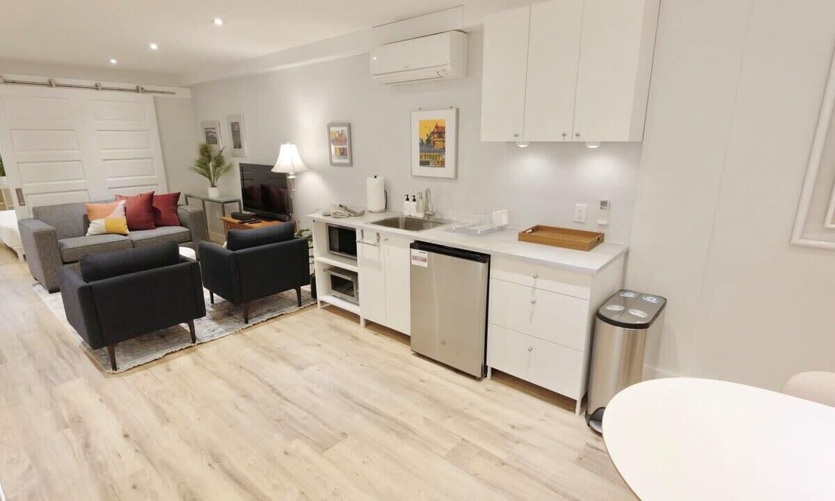 Photo of Livingroom in Near Northeast