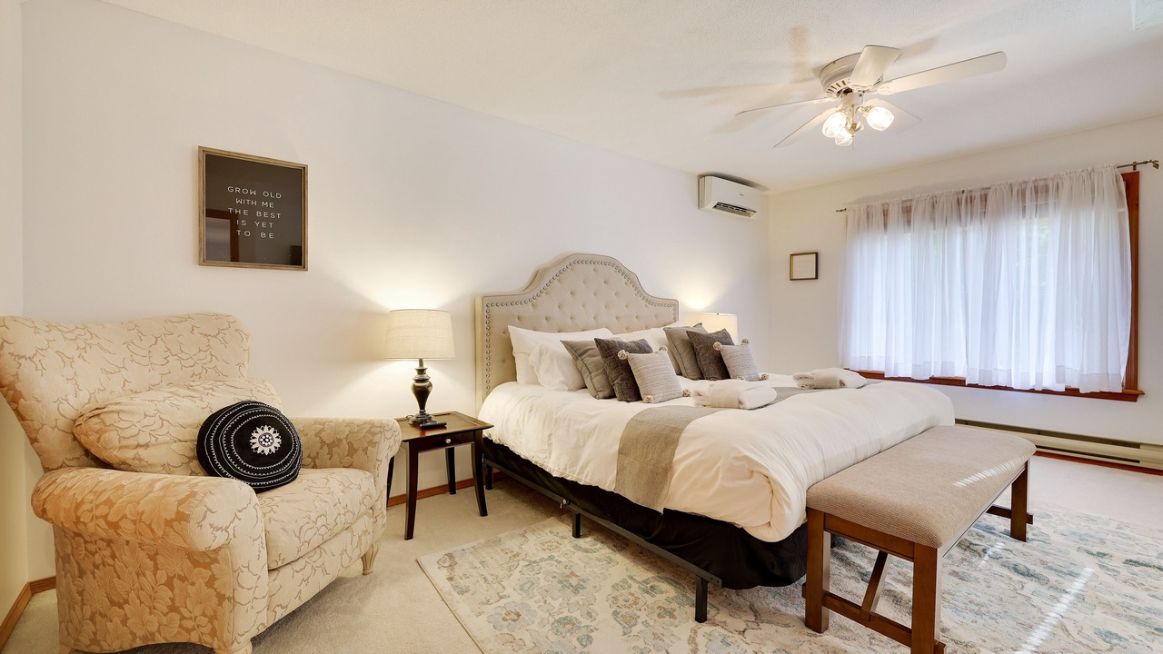 Photo of Bedroom in Lakeville