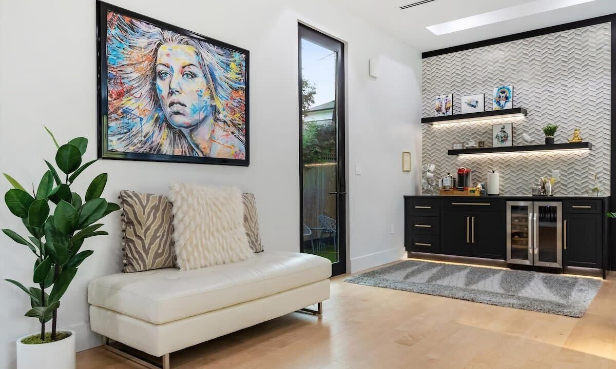 Photo of Livingroom in Virginia Square