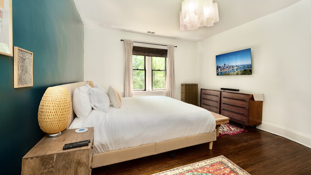 Photo of Bedroom in Shadyside