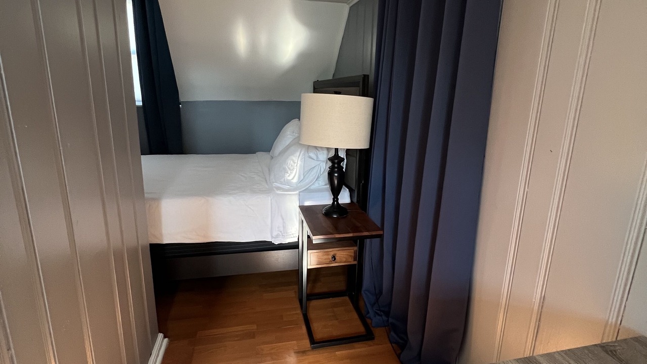 Photo of Bedroom in Teaneck