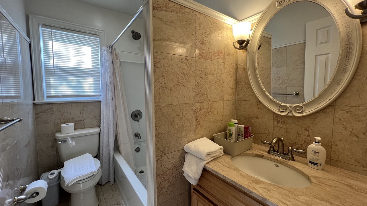 Photo of Bathroom in Teaneck
