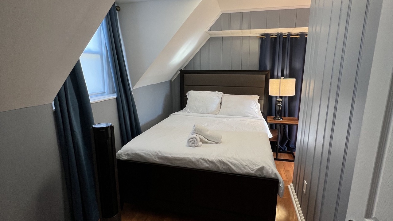 Photo of Bedroom in Teaneck
