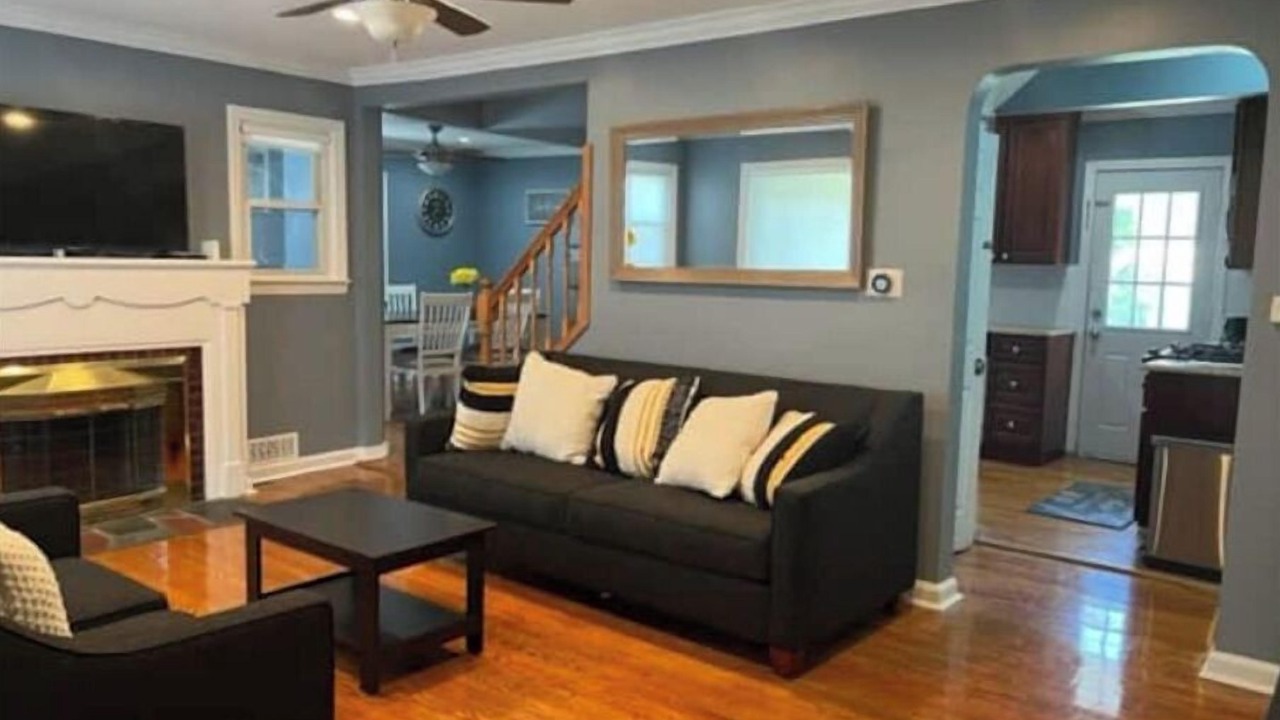 Photo of Livingroom in Teaneck