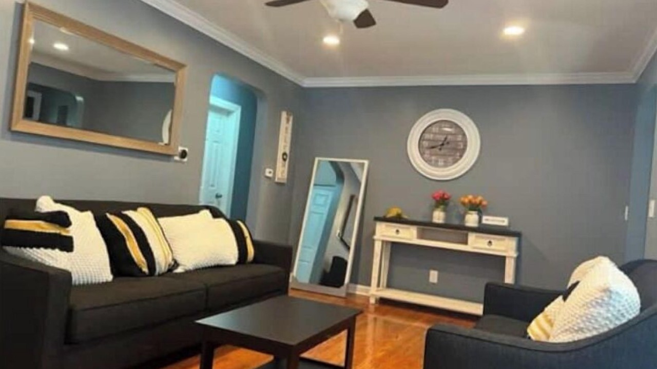 Photo of Livingroom in Teaneck
