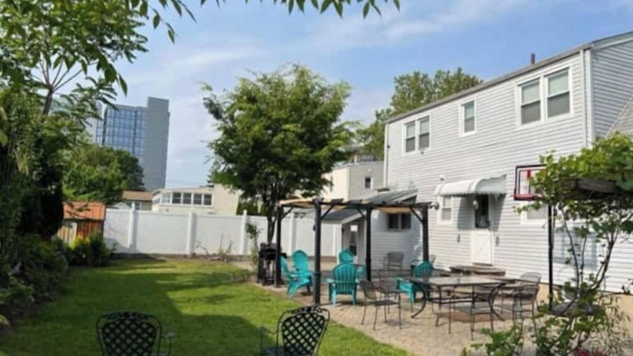 Photo of Outdoor in Teaneck